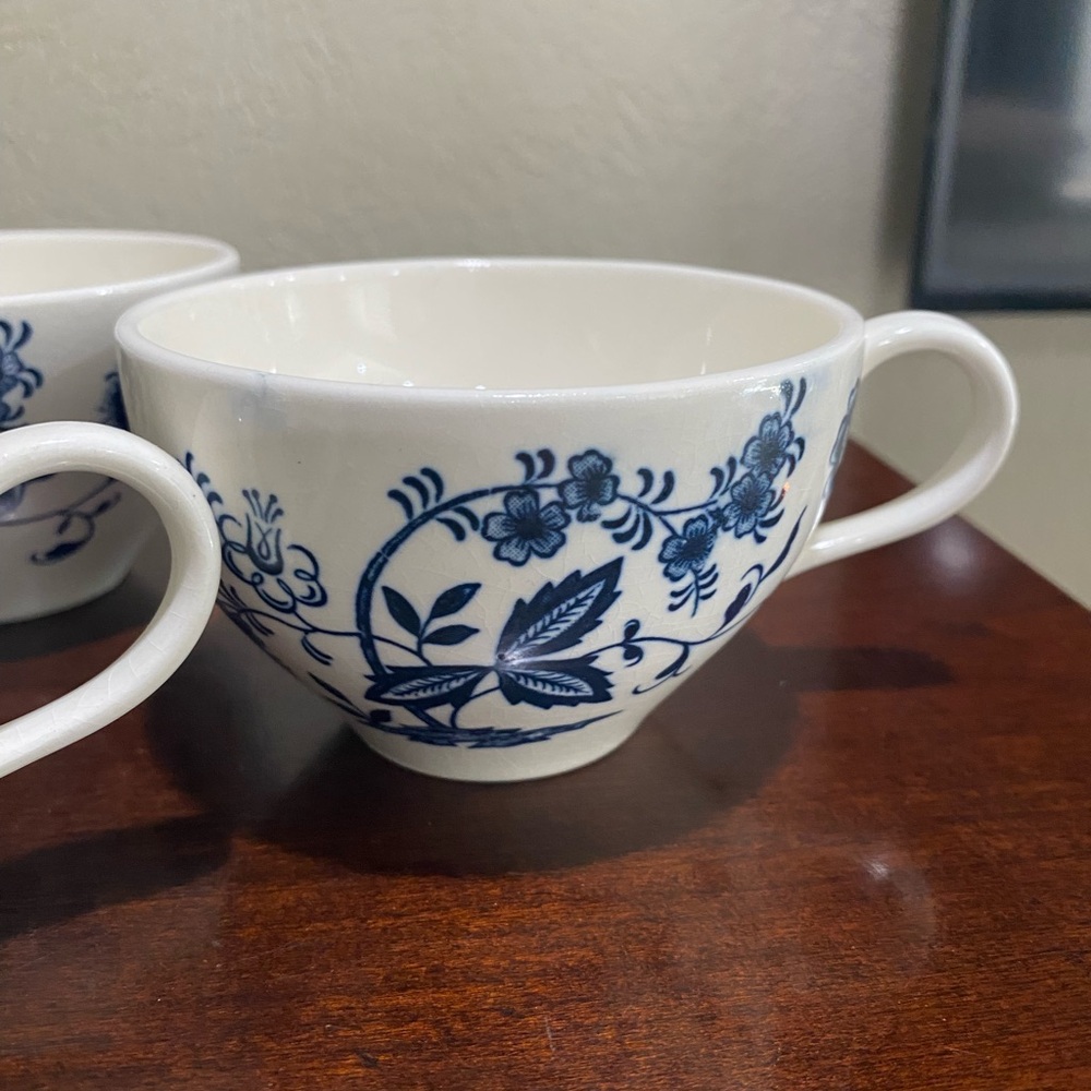 Vintage, Discontinued, Set of 4, Blue Onion Pattern Teacups - Picture 3 of 9